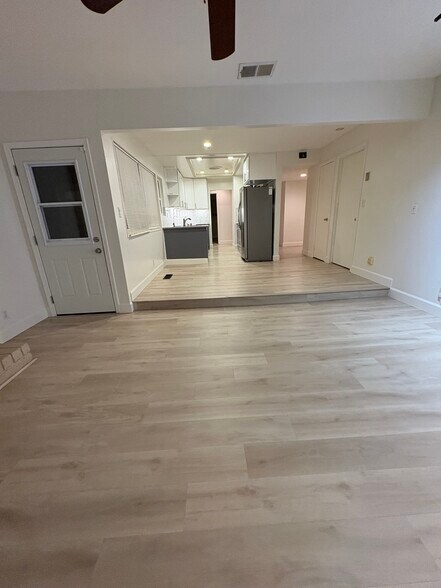 Building Photo - 4192 Denker Dr