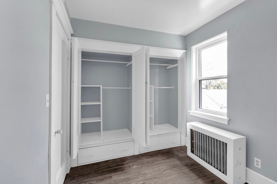 Building Photo - 2803 Main St