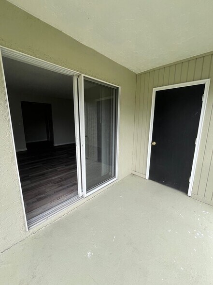 Building Photo - 525 Conway Rd