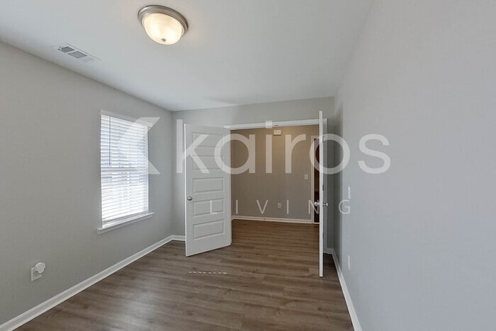 Building Photo - 140 Western Red Cedar Dr