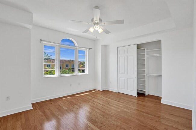 Building Photo - 1861 Coral Heights Blvd