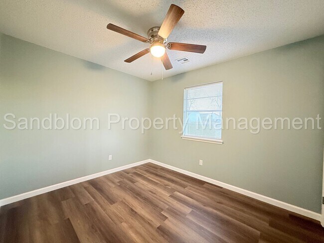 Building Photo - For Lease | Pratville | Available Now!