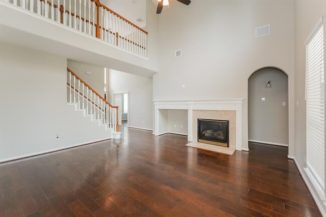 Building Photo - 22743 Cascade Springs Dr
