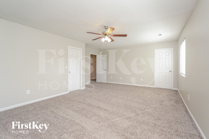 Building Photo - 3737 Eskdale Dr