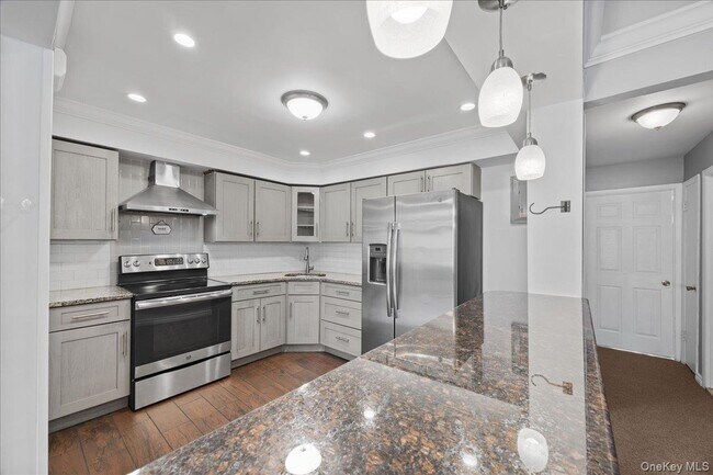 Building Photo - 56-25-56226 226th St