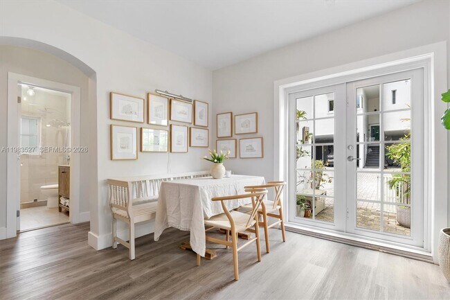 Building Photo - 1024 Lenox Ave.