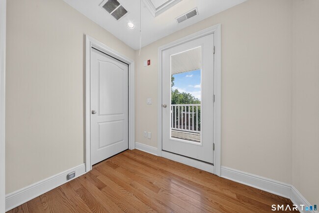 Building Photo - 88 Maple Tree Ave