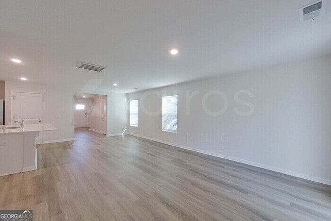 Building Photo - 112 Overstreet Way