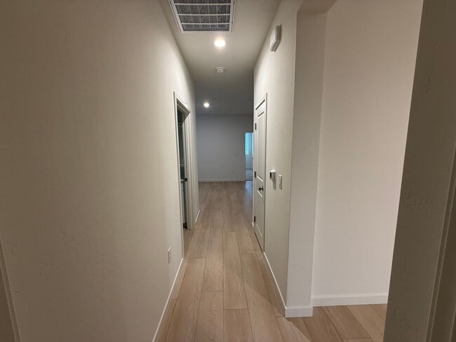 Building Photo - Beautiful New Build! MOVE IN SPECIAL