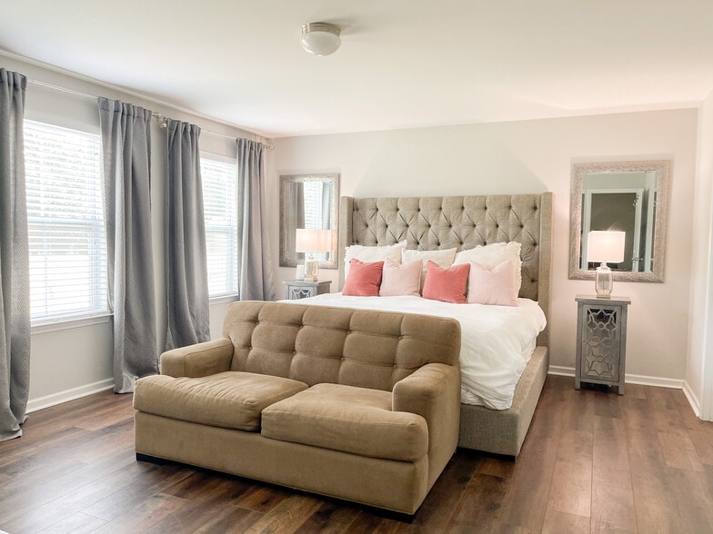Master bedroom - 10205 Sam Meeks Rd