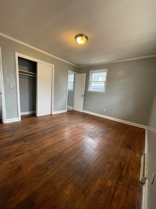 Building Photo - 3 bedroom 1.5 Bathroom