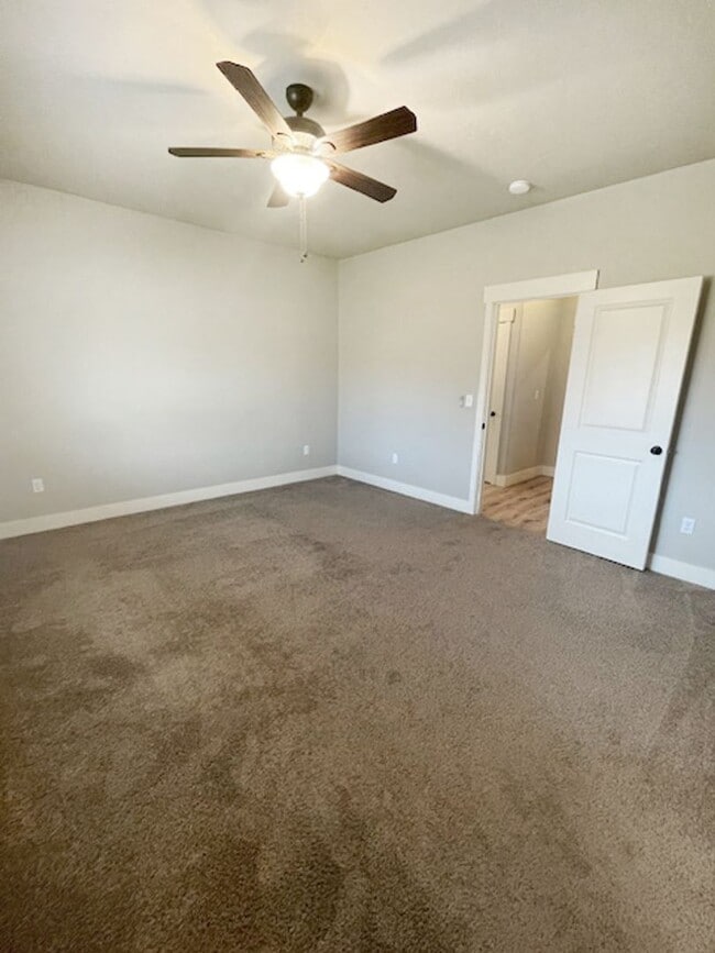 Building Photo - 103 Terra Vista St