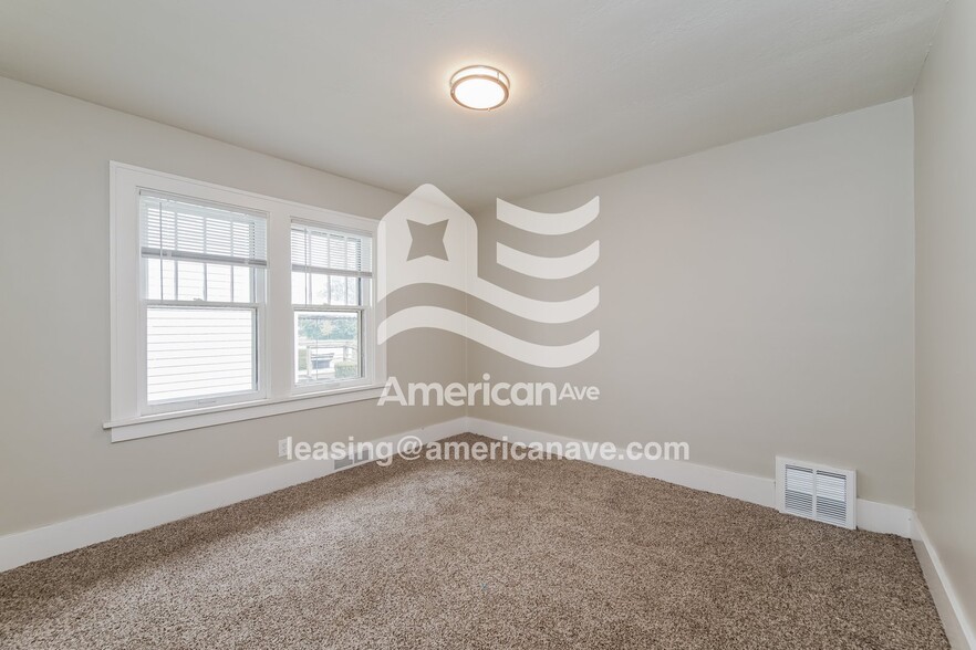 Building Photo - 1305 N Meade St