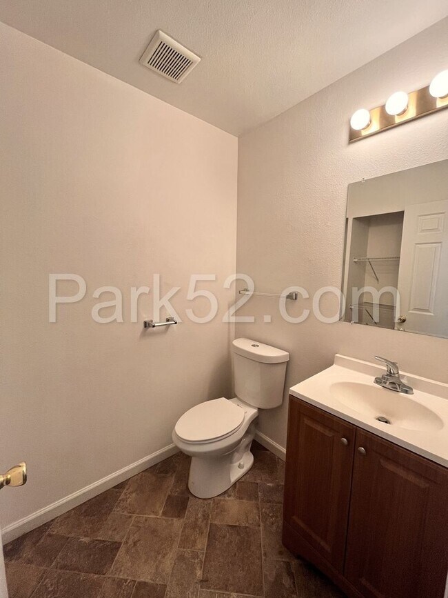 Building Photo - 112 126th St E