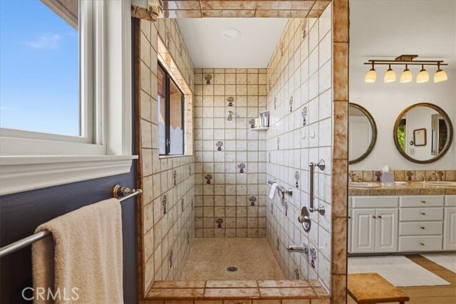 Building Photo - 27 N Vista De Catalina