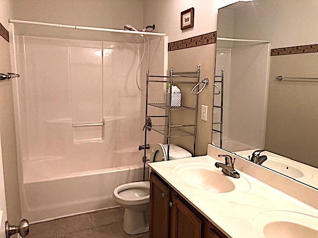 Building Photo - 1913 Thorn Crest Dr