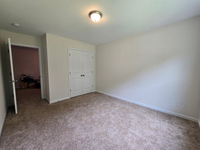 Building Photo - 165 Whitetail Cir