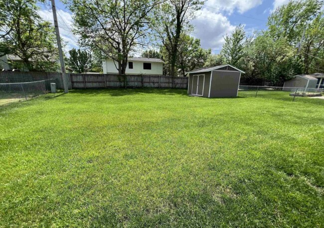 Building Photo - 7217 SW 27th St