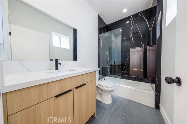 Building Photo - 2847 S Victoria Ave