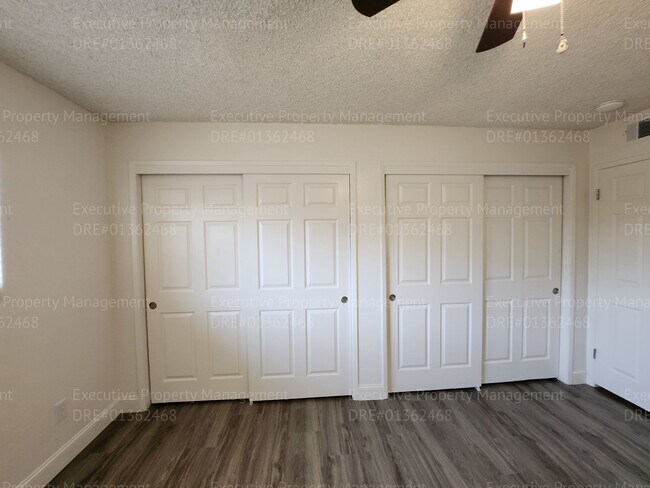 Building Photo - 3 bedroom/ 2 bathroom home located near th...