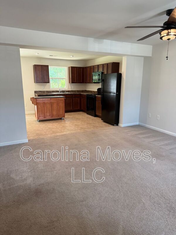 Building Photo - 126A Fernside Ct