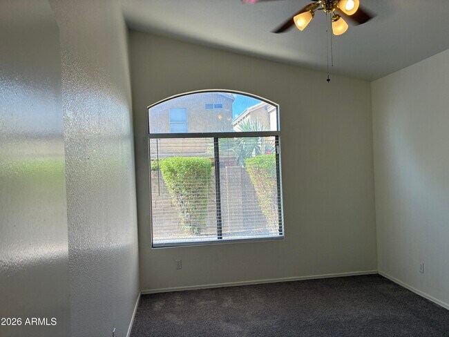 Building Photo - 1319 W Escuda Rd