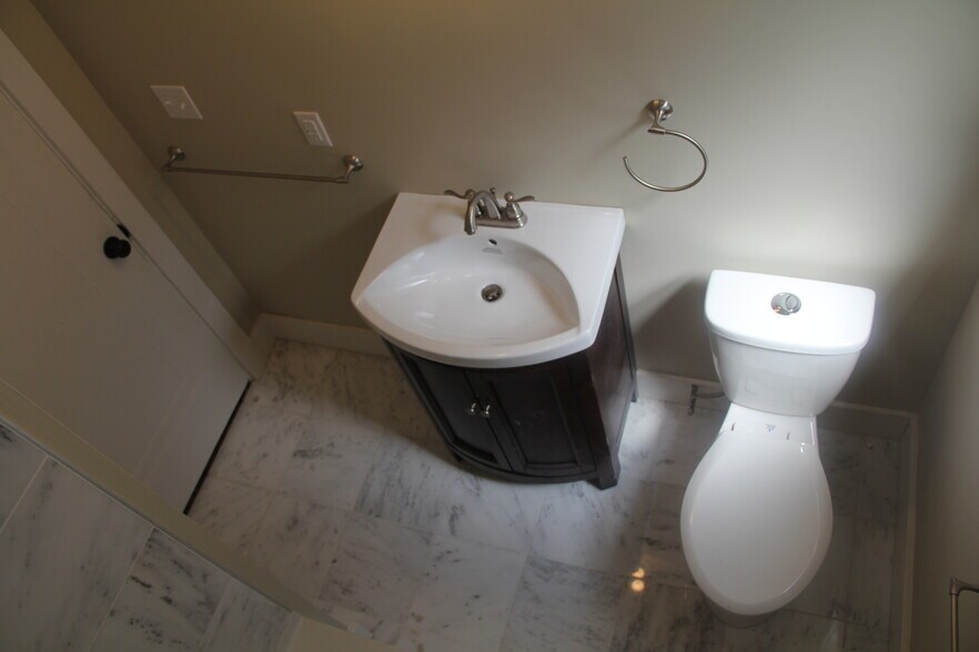Primary Photo - 5608 Beacon St