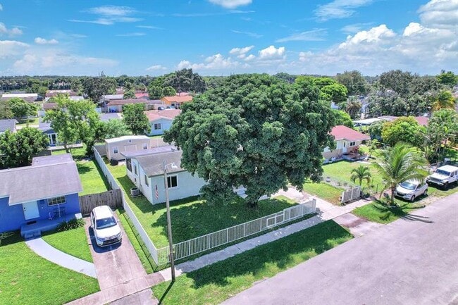 Building Photo - 7548 Farragut St