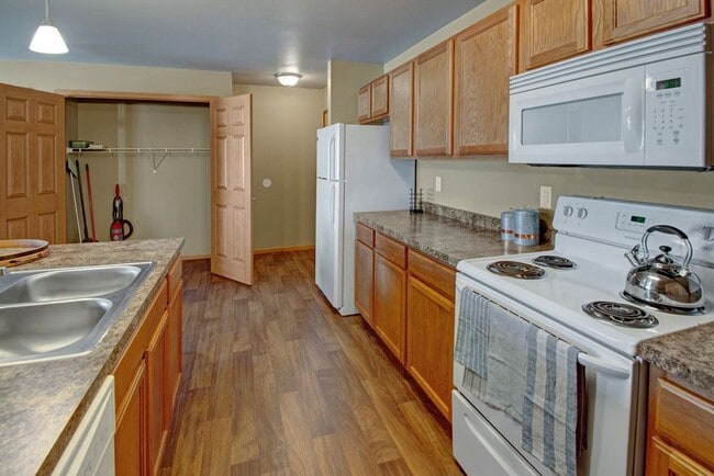 Building Photo - Vue 28