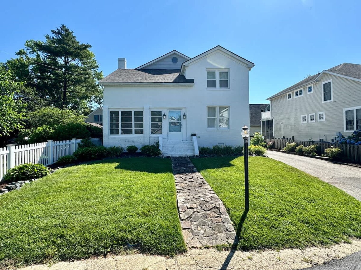 Building Photo - 14386 Calvert St