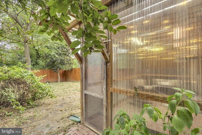 Building Photo - 2813 Mosby St