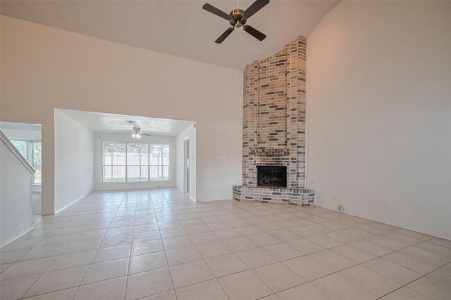 Building Photo - 2107 Creekshire Dr