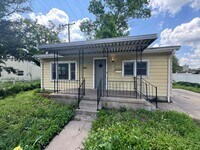 Building Photo - $795- 2 bed 1 bath - Single Family Home
