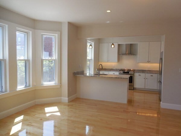 Primary Photo - 1247 Cambridge St