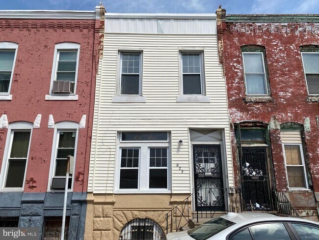 Building Photo - 823 Hutton St