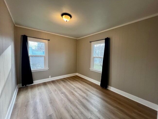 Building Photo - Charming 4-Bedroom Home with Office