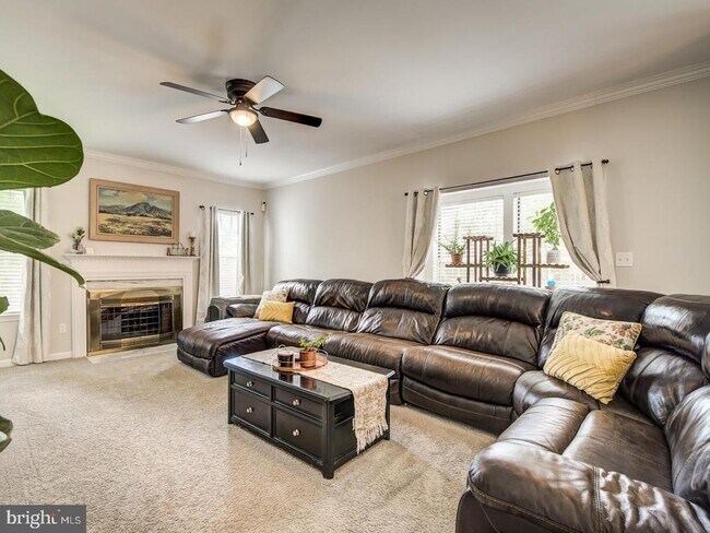 Building Photo - 15744 Beau Ridge Dr