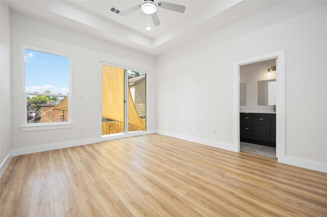 Building Photo - 7614 Avenue L