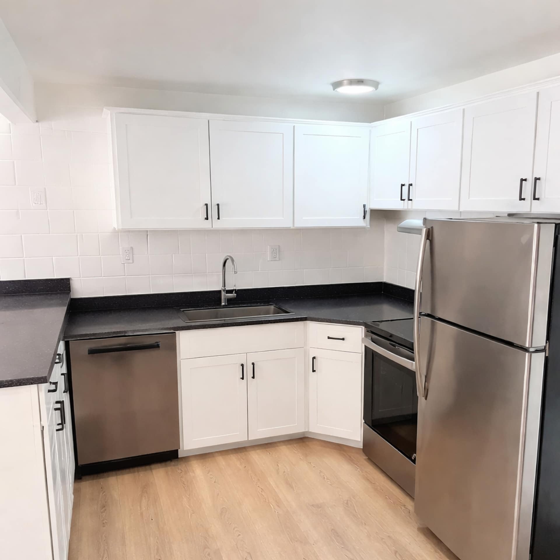 Building Photo - Palms on 2nd Apartments