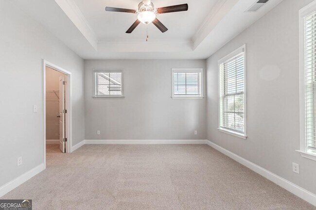 Building Photo - 5051 Pinckney Ln