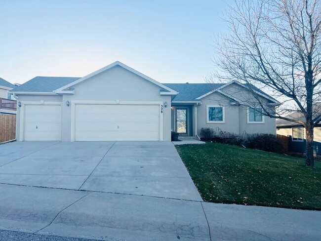 Primary Photo - Updated 3bd, 2bath Home In Loveland - off ...