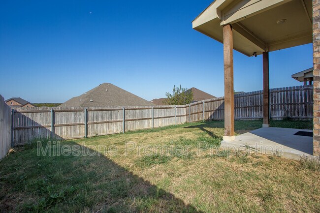 Building Photo - 3908 Ashton Dr