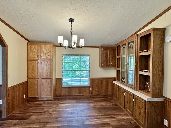 Building Photo - 229 Bateman Ln