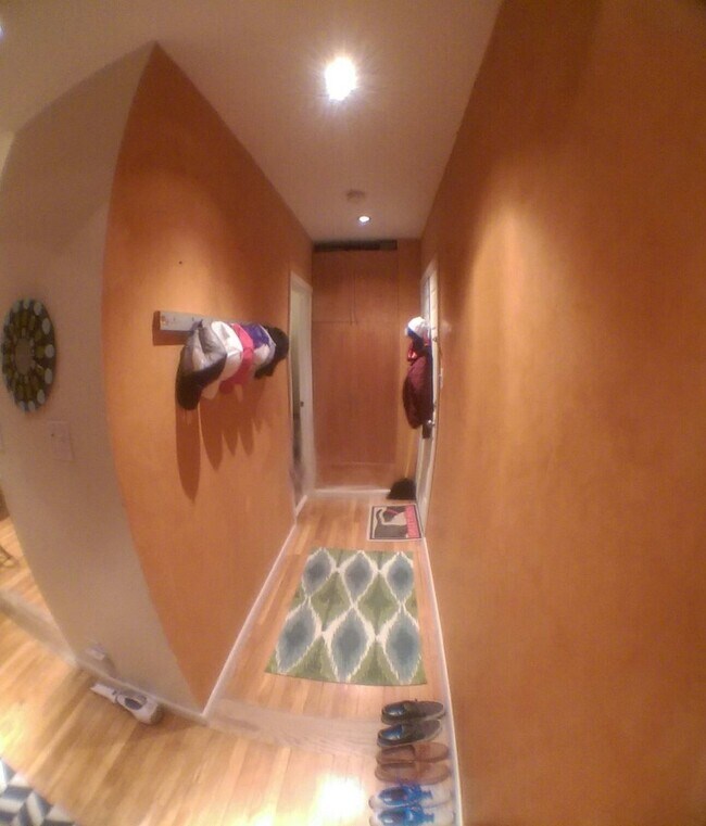 Building Photo - Beautiful Loft Style Studio For Rent Avail...