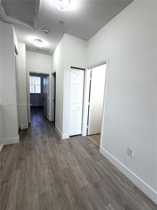 Building Photo - 1088 SW 144th Ave