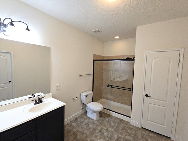 Building Photo - 16014 Peach Bluff Ln