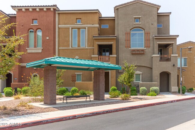 Building Photo - 240 W Juniper Ave