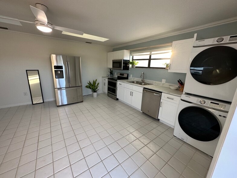 Building Photo - 2945 68th St N