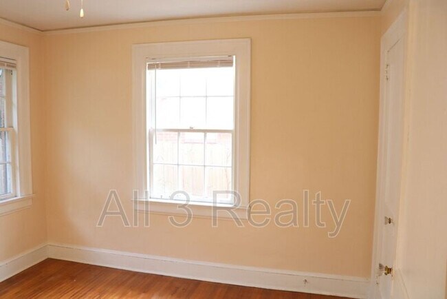 Building Photo - 2320 McCarter Ave