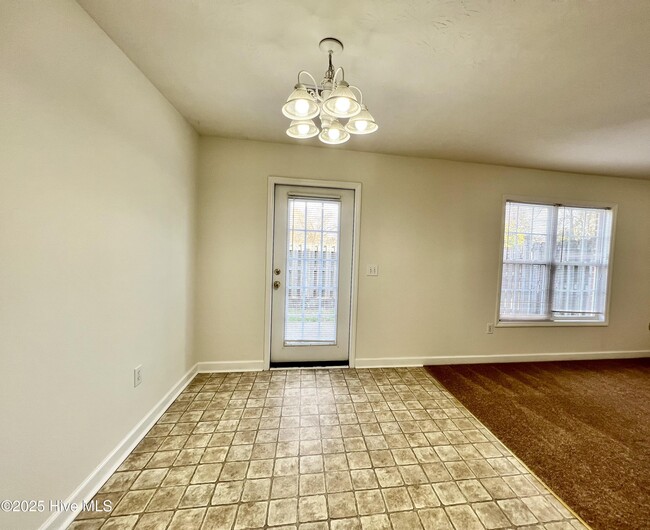 Building Photo - 6034 Larson Pl